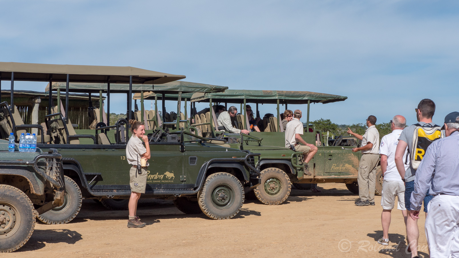En voiture pour une journée de safari dans la réserve de Pumba.