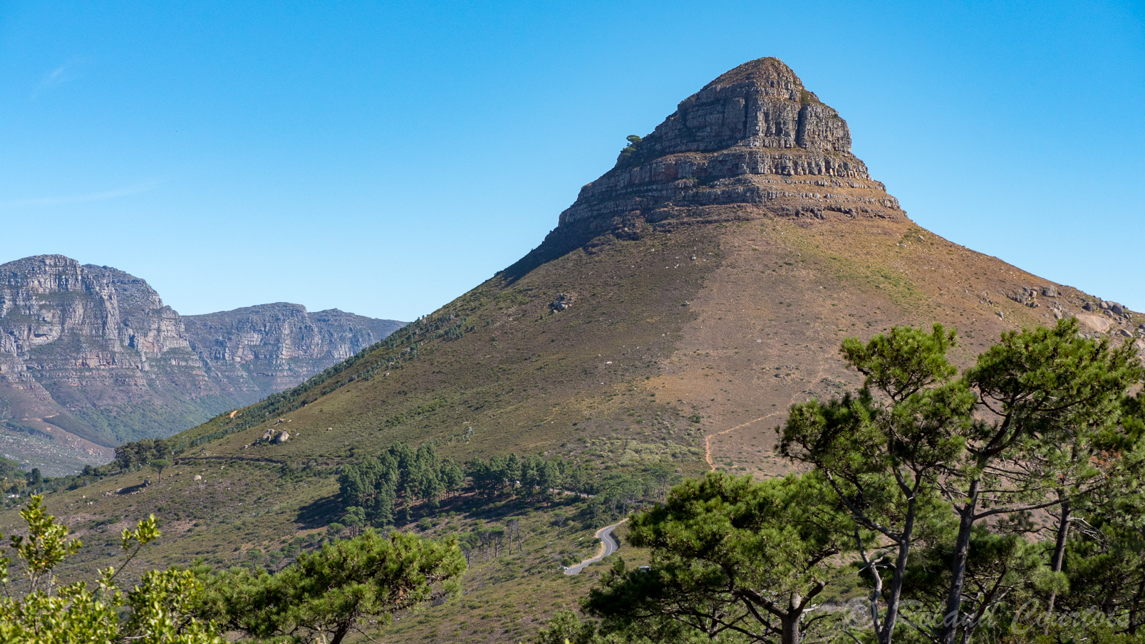 La montagne "Lion's Head" domine la ville du Cap.