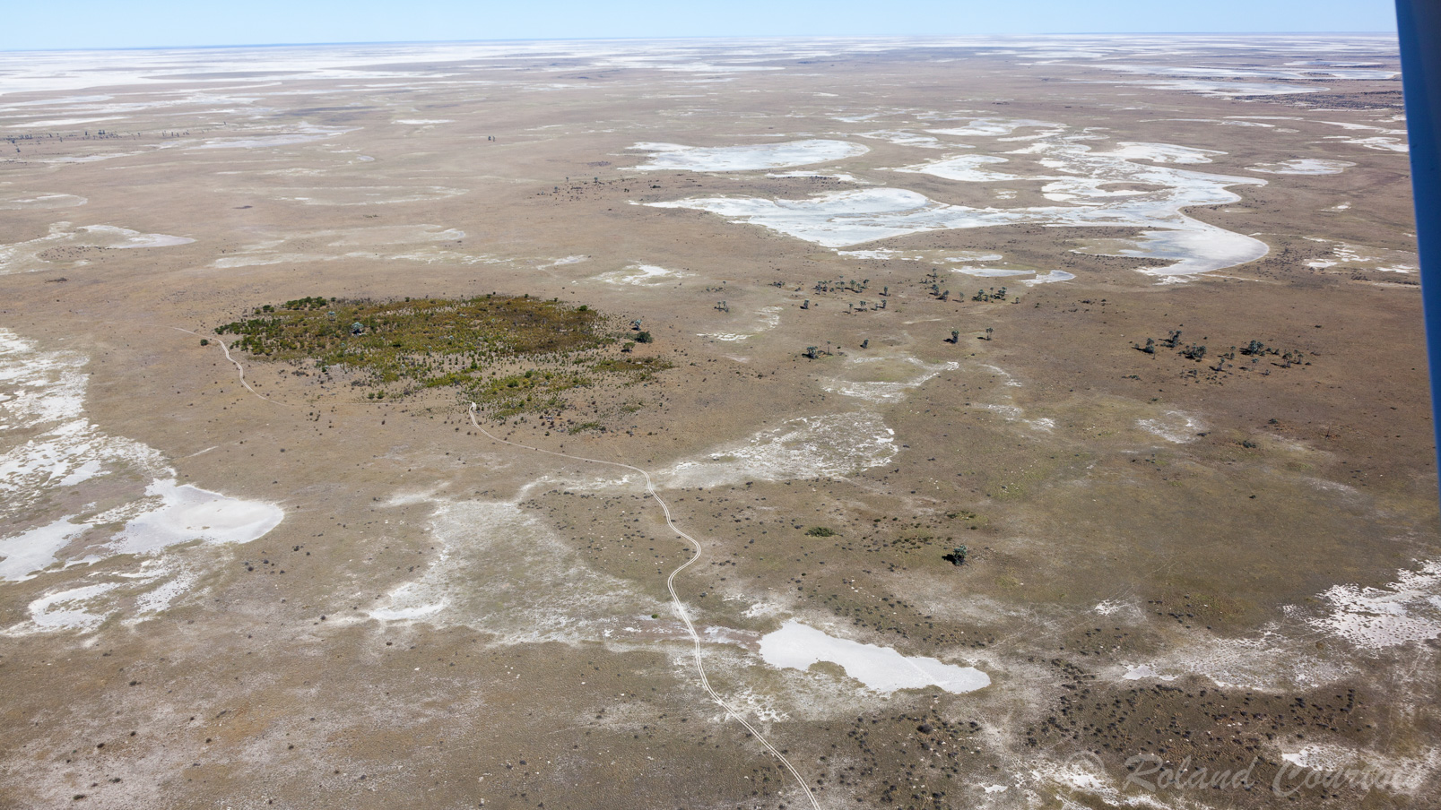 Survol d'une partie du désert du Kalahari.