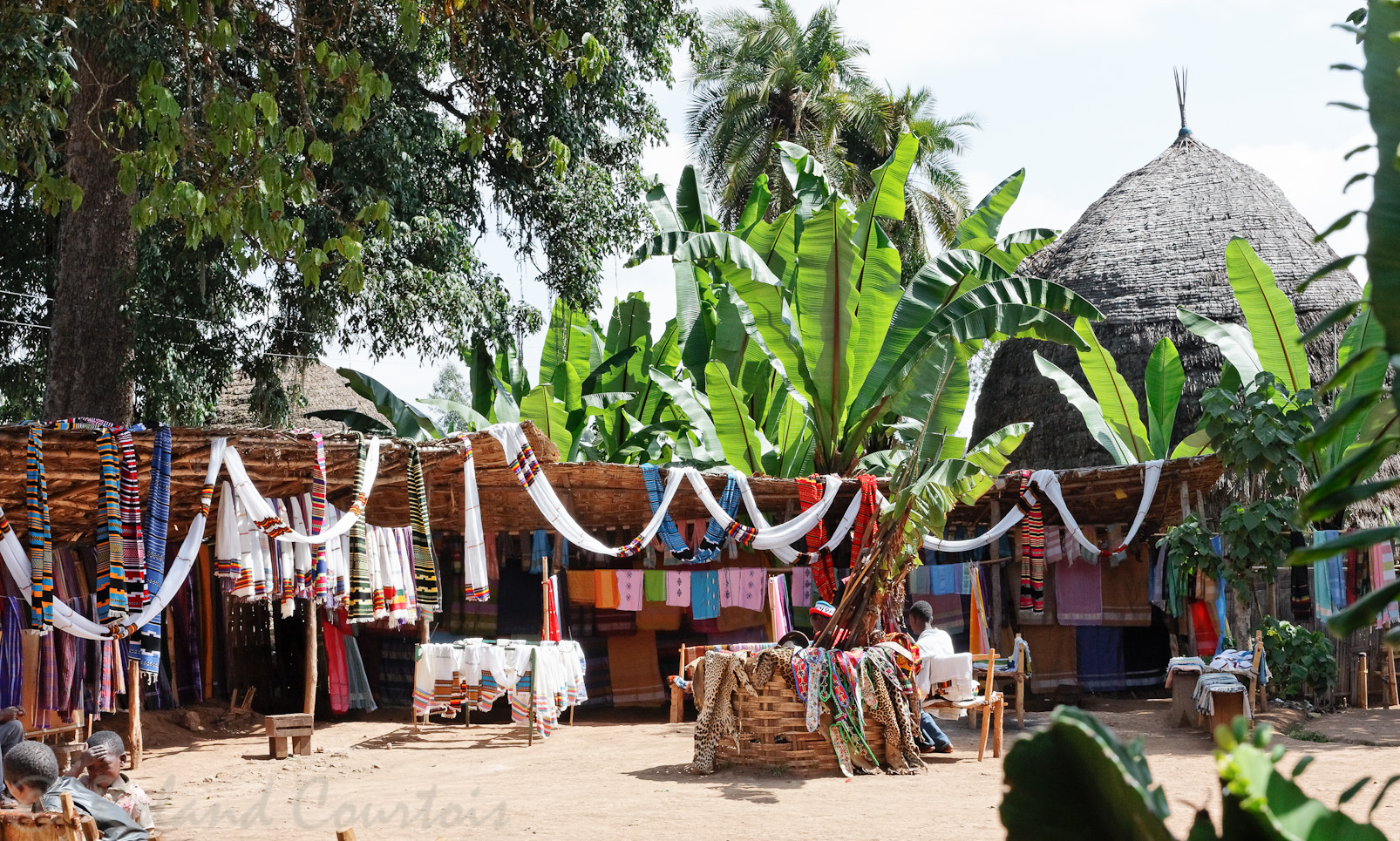 Village Dorze. Chambres d'hôte et marché artisanal.