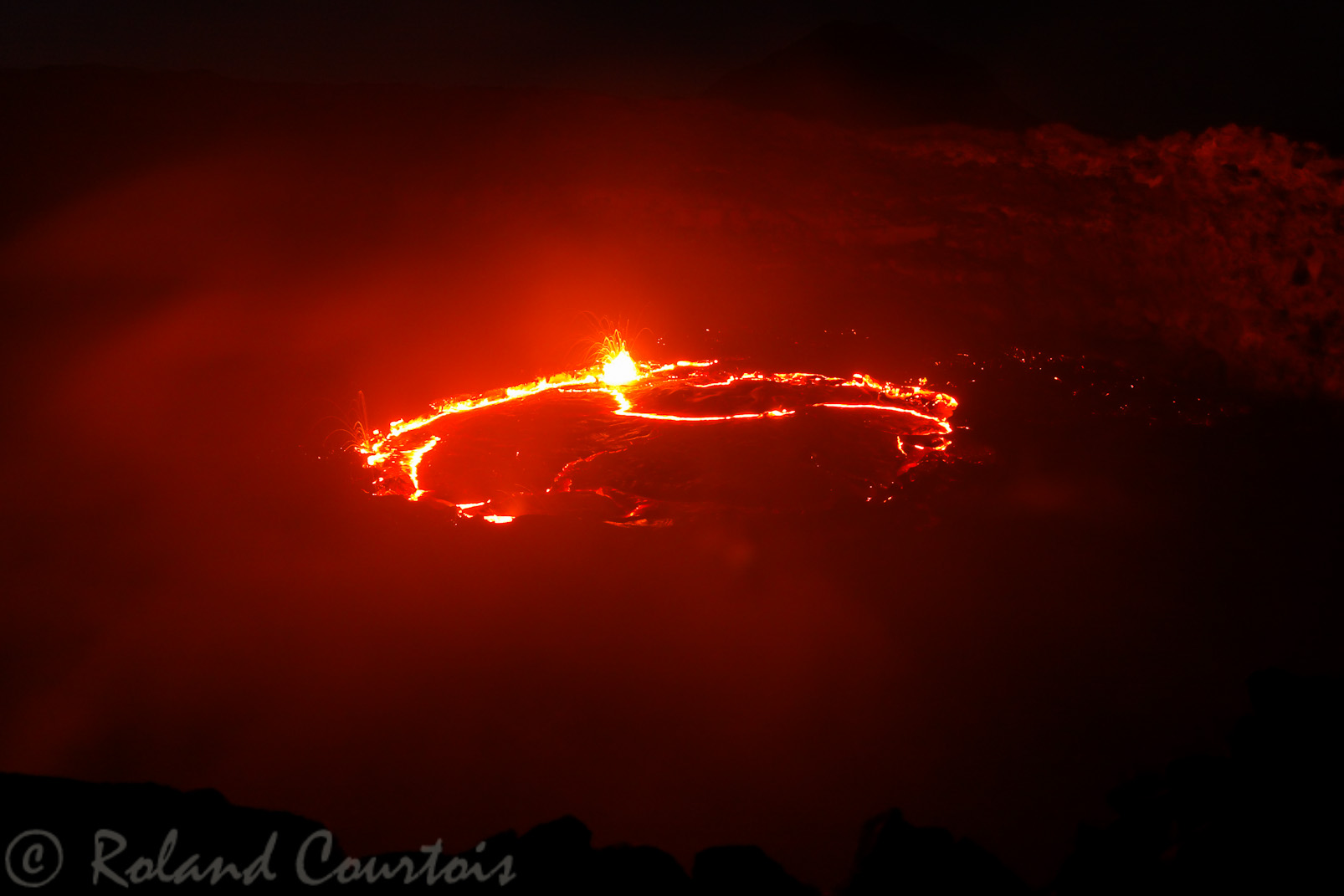 Lac de lave permanent au sommet du volcan Erta Ale. Spectaculaire de nuit !