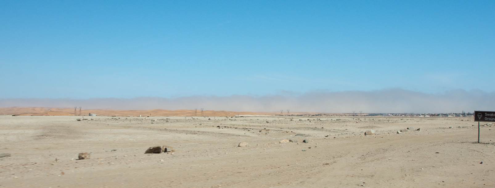 Chaque matin, la brume maritime envahit le désert jusqu'à 100km de la côte.