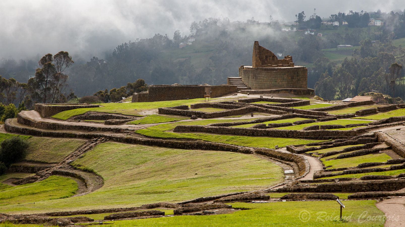 C'est l'Inca Huayna Capac qui fit bâtir Ingapirca au 15ème siècle, sur la voie impériale qui reliait Cuzco à Quito.