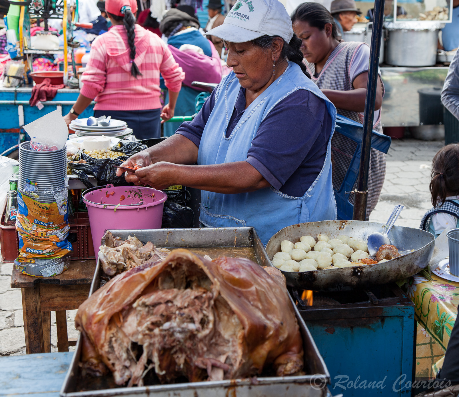 Situé à 90km de Quito, à 2.530 m d'altitude, Otavalo est un village de 50.000 habitants, . Il s'est fait une réputation grâce à son marché du samedi.