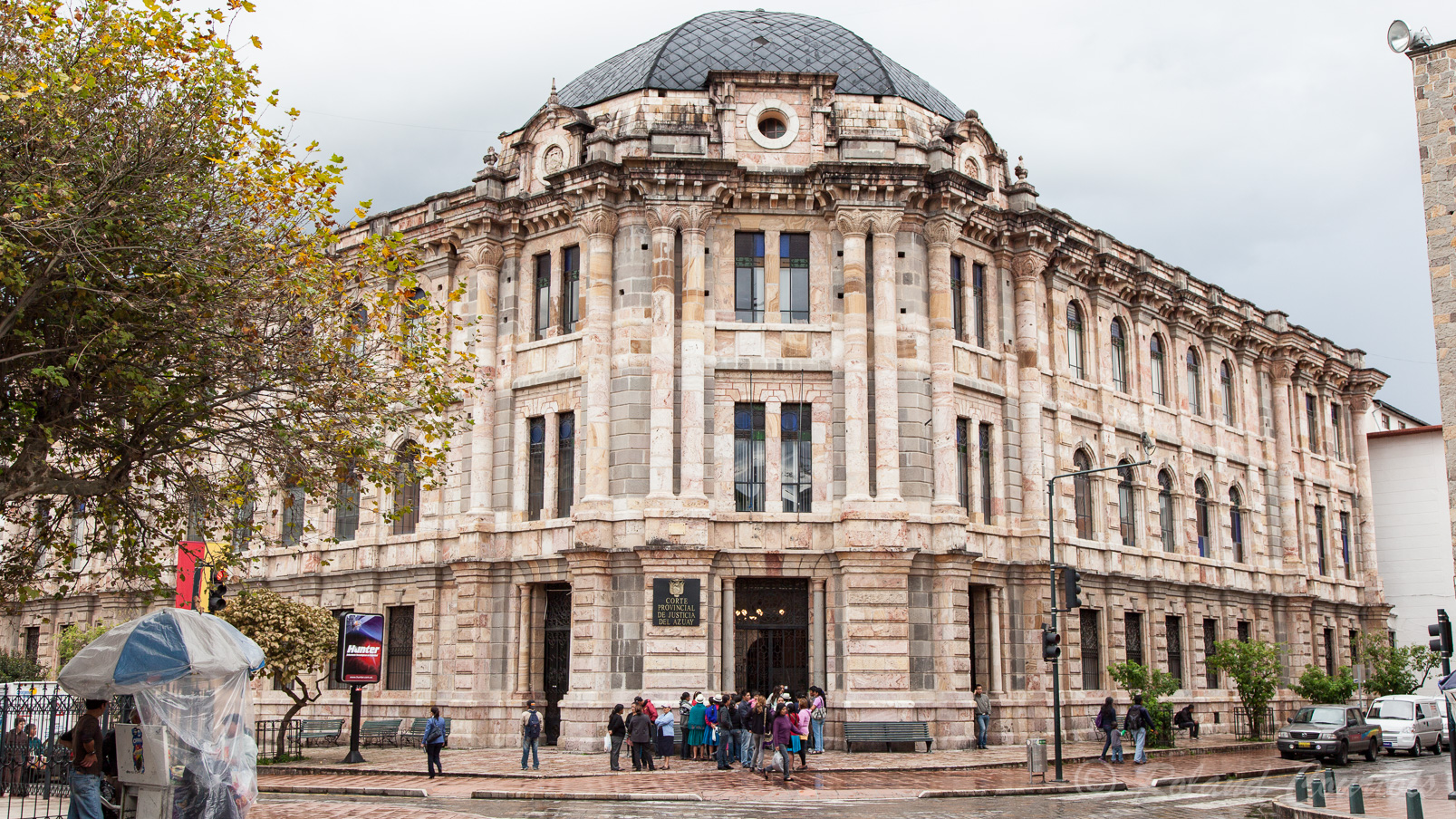 Au centre de la ville de Cuenca, La Corte Superior de Justicia.