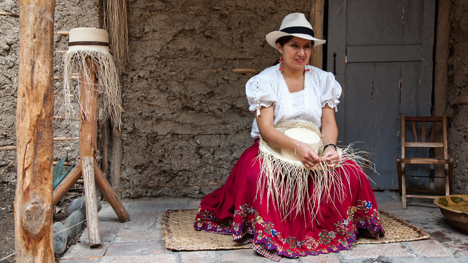 Fabrique de chapeaux de Panama qui comme le nom ne l'indique pas est une production typique de l'Equateur.