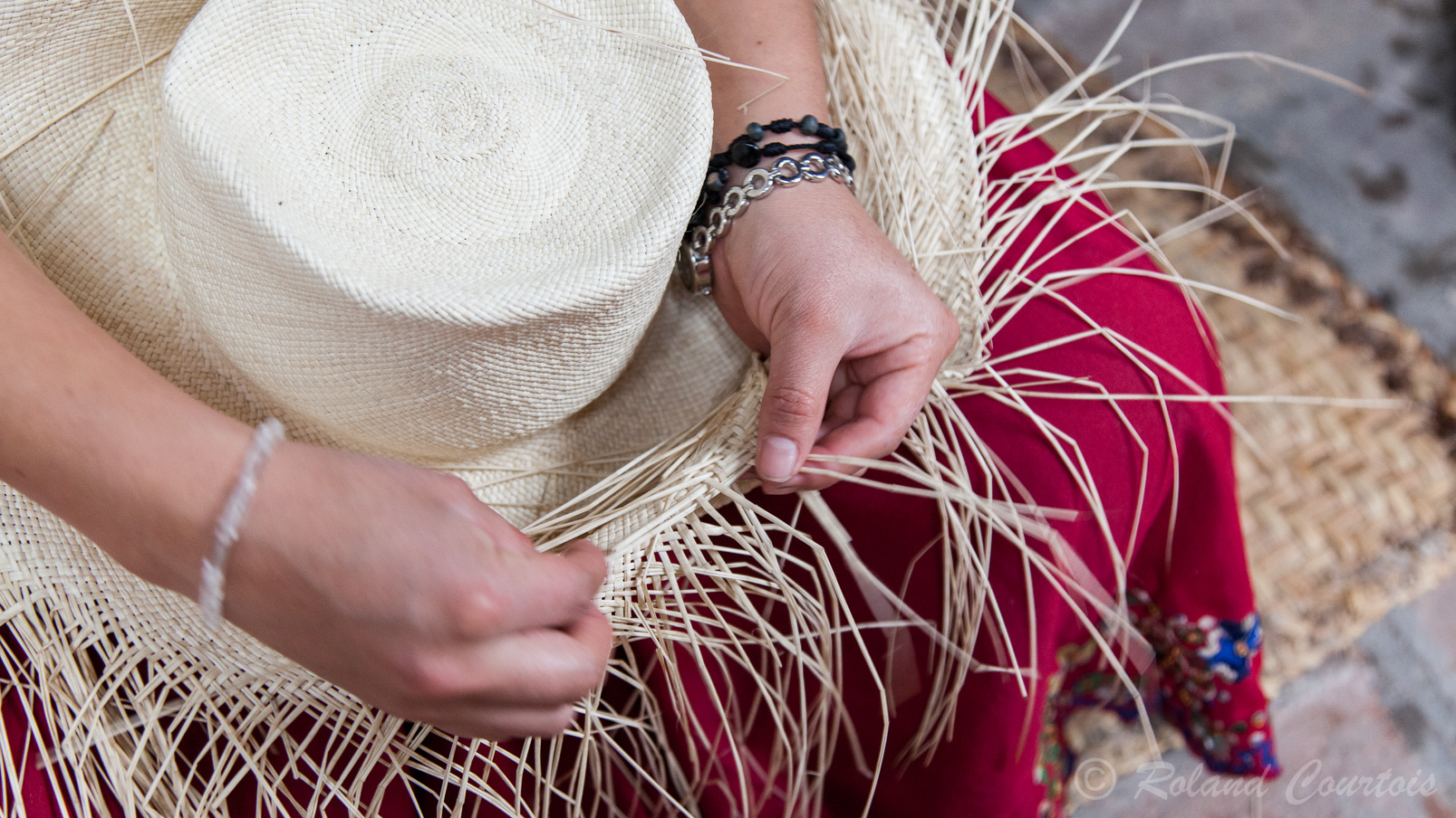 Fabrique de chapeaux de Panama qui comme le nom ne l'indique pas est une production typique de l'Equateur.