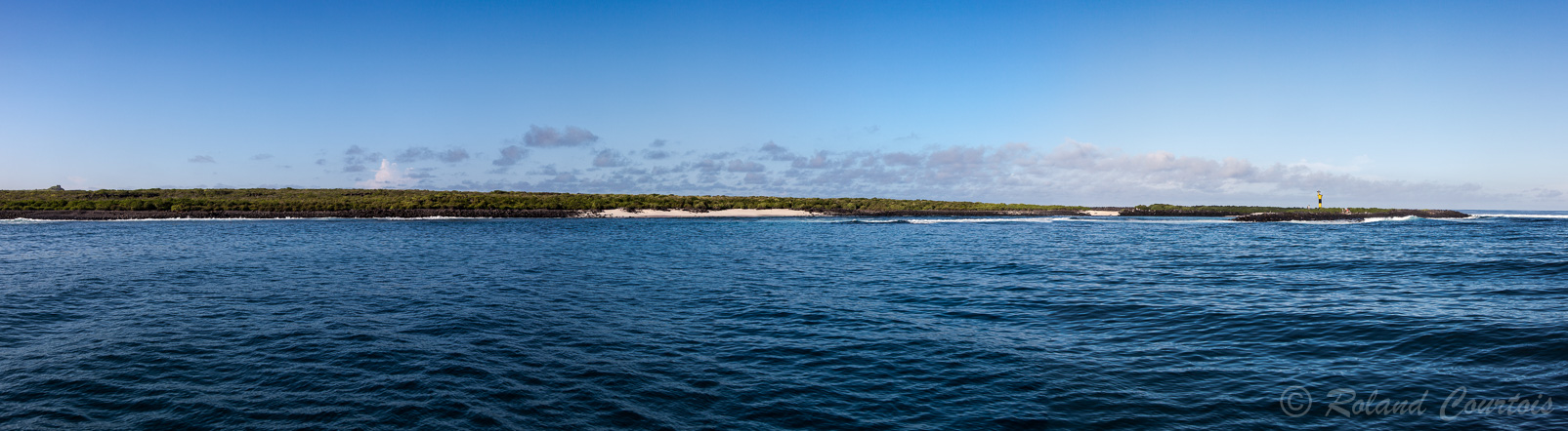 Première vue panoramique sur Punta Suarez de l'île d'Española.