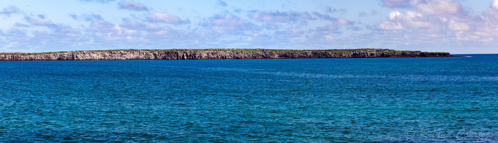 Sur l'île Genovesa, panorama sur la baie de Darwin.