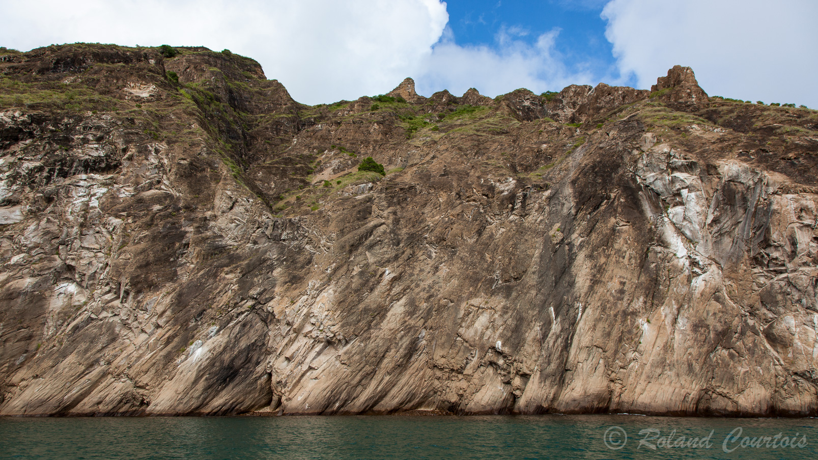 Les falaises de Cerro Brujo de l'île San Cristobal