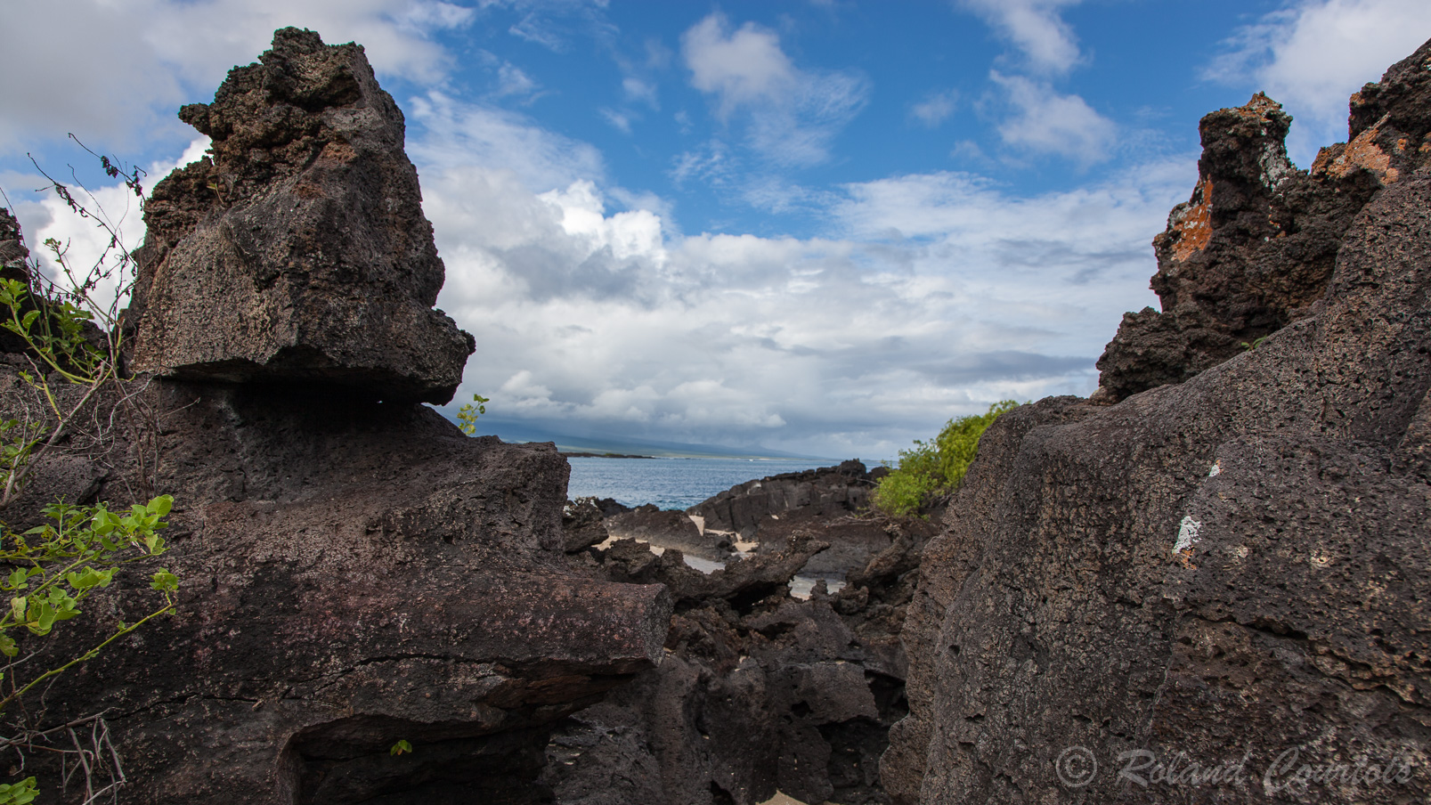 L'île San Cristobal est couverte de roches basaltiques.