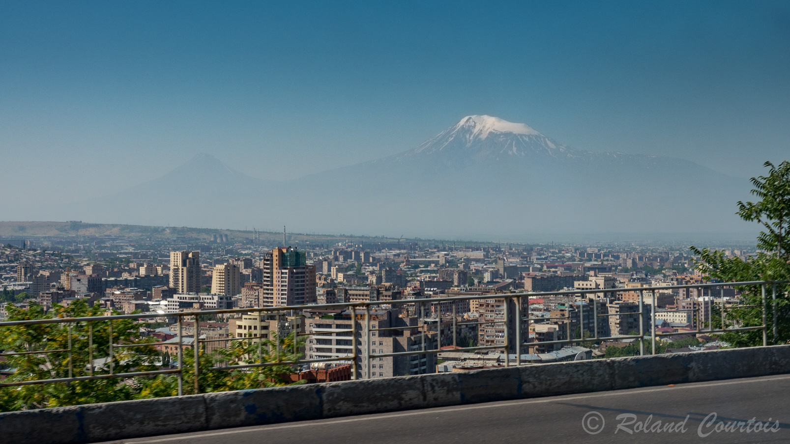 Vue sur la ville d'Erevan avec le Mont Ararat à l'horizon
