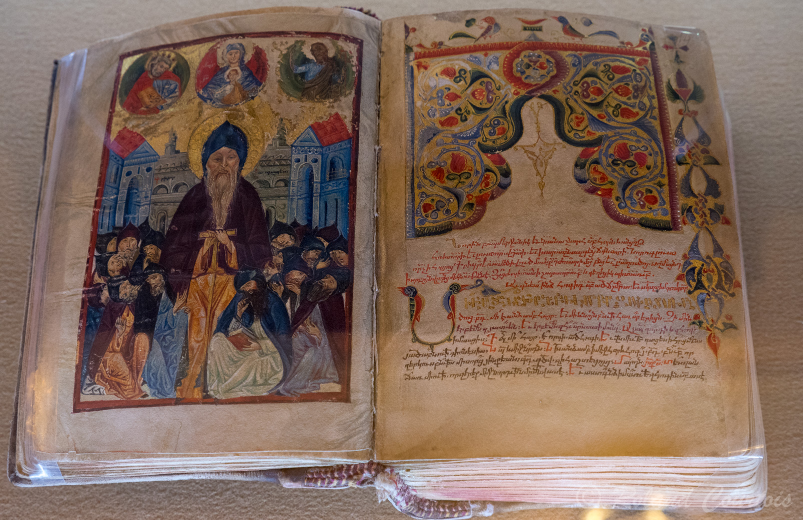 Maténadaran, institut des manuscrits anciens. Les enluminures sont d'une grande beauté.