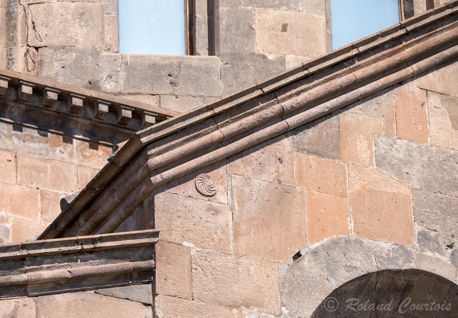 L’église de Sainte Hripsimé date du 7ème siècle et contiendrait les reliques de la sainte.