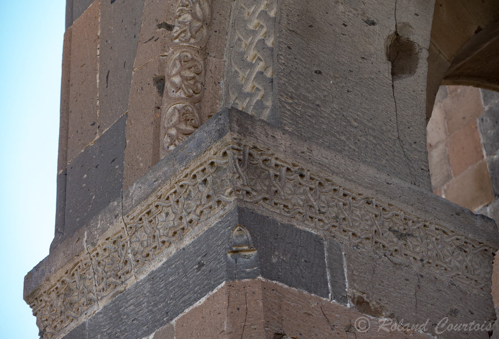 L’église de Sainte Hripsimé date du 7ème siècle et contiendrait les reliques de la sainte.