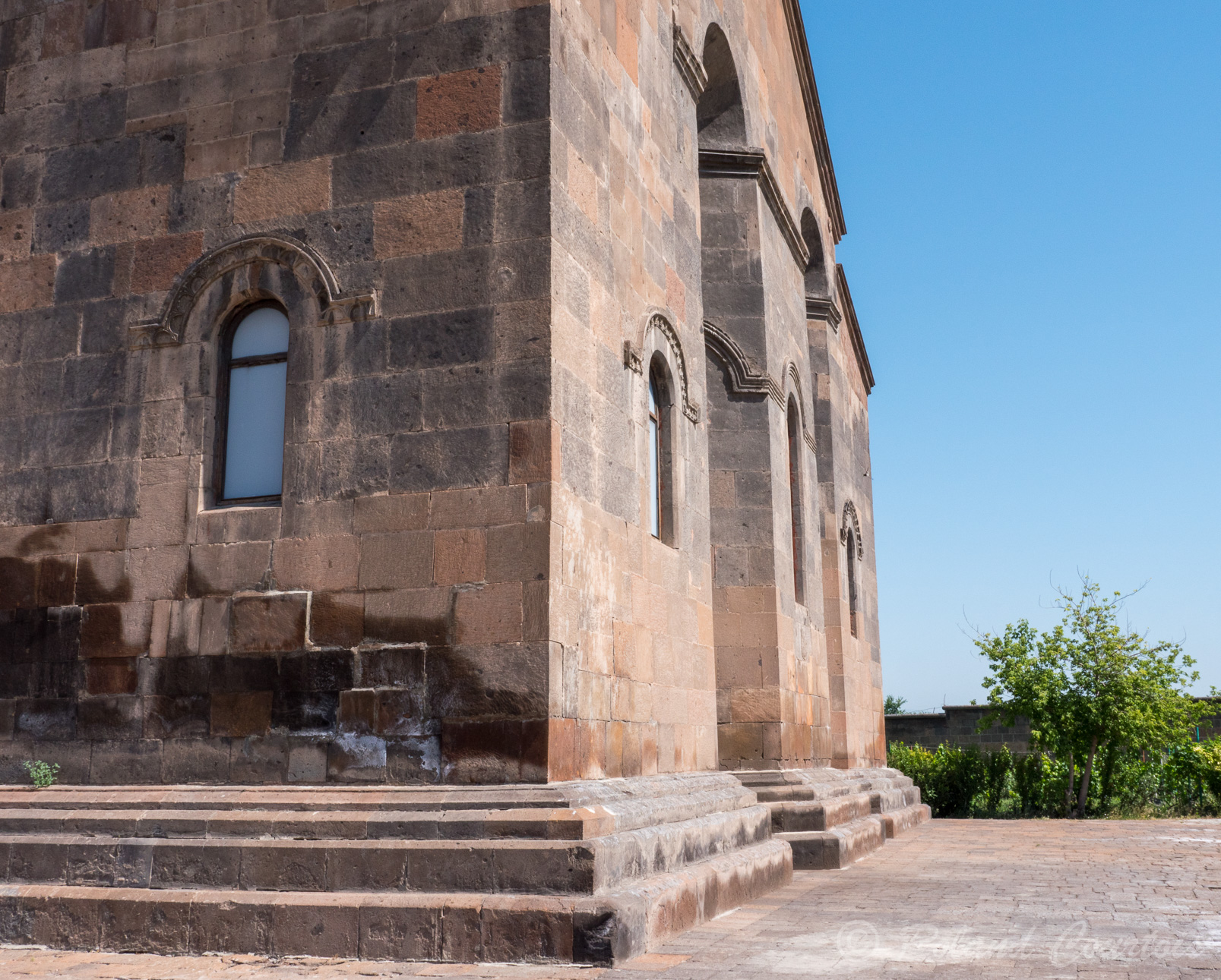 L’église de Sainte Hripsimé date du 7ème siècle et contiendrait les reliques de la sainte.