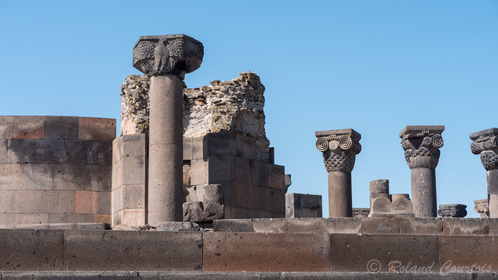 Site archéologique de Zvartnots, 
Impressionnants vestiges d'une église dédiée à Saint-Georges.