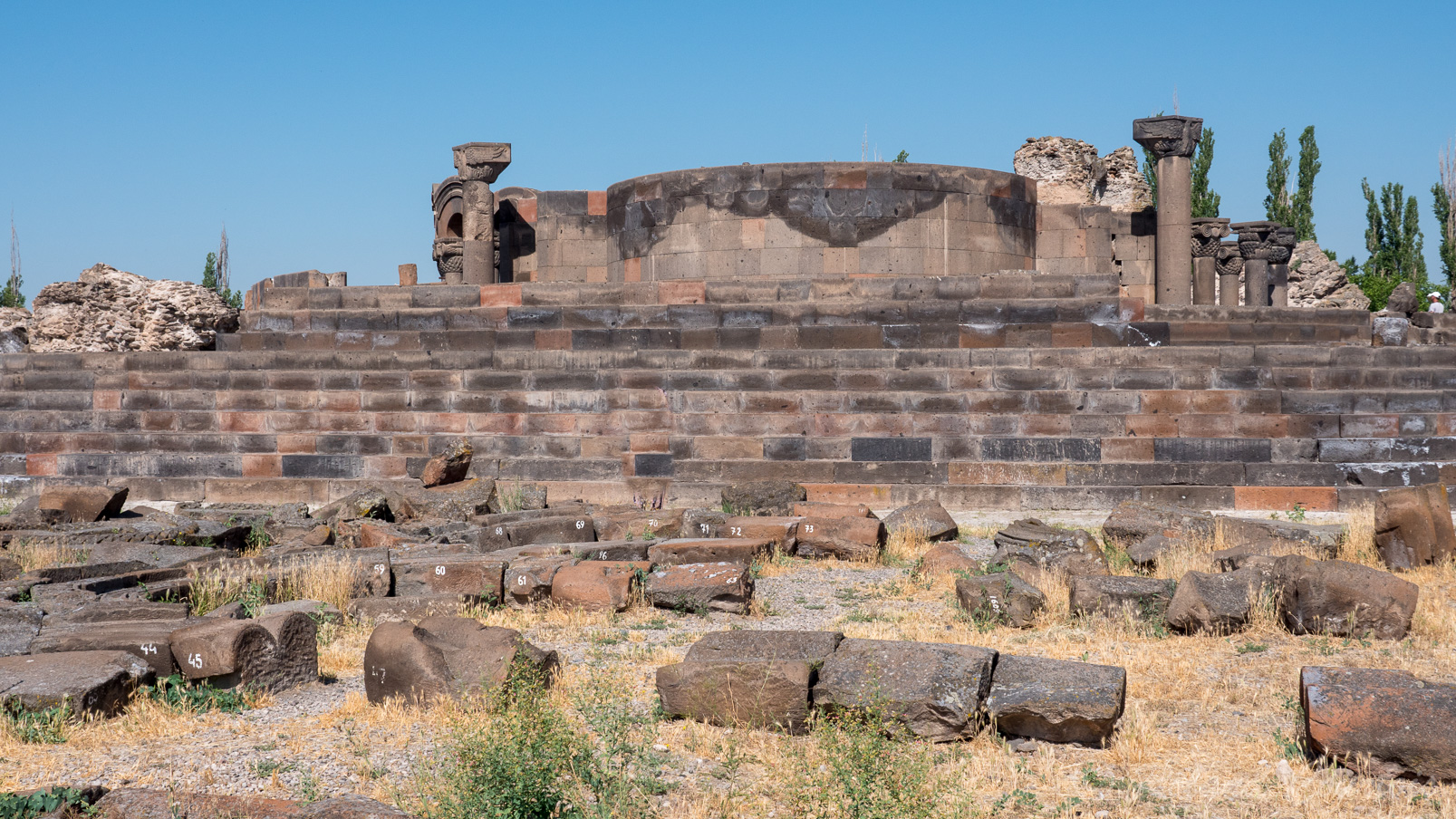 Site archéologique de Zvartnots, 
Impressionnants vestiges d'une église dédiée à Saint-Georges.