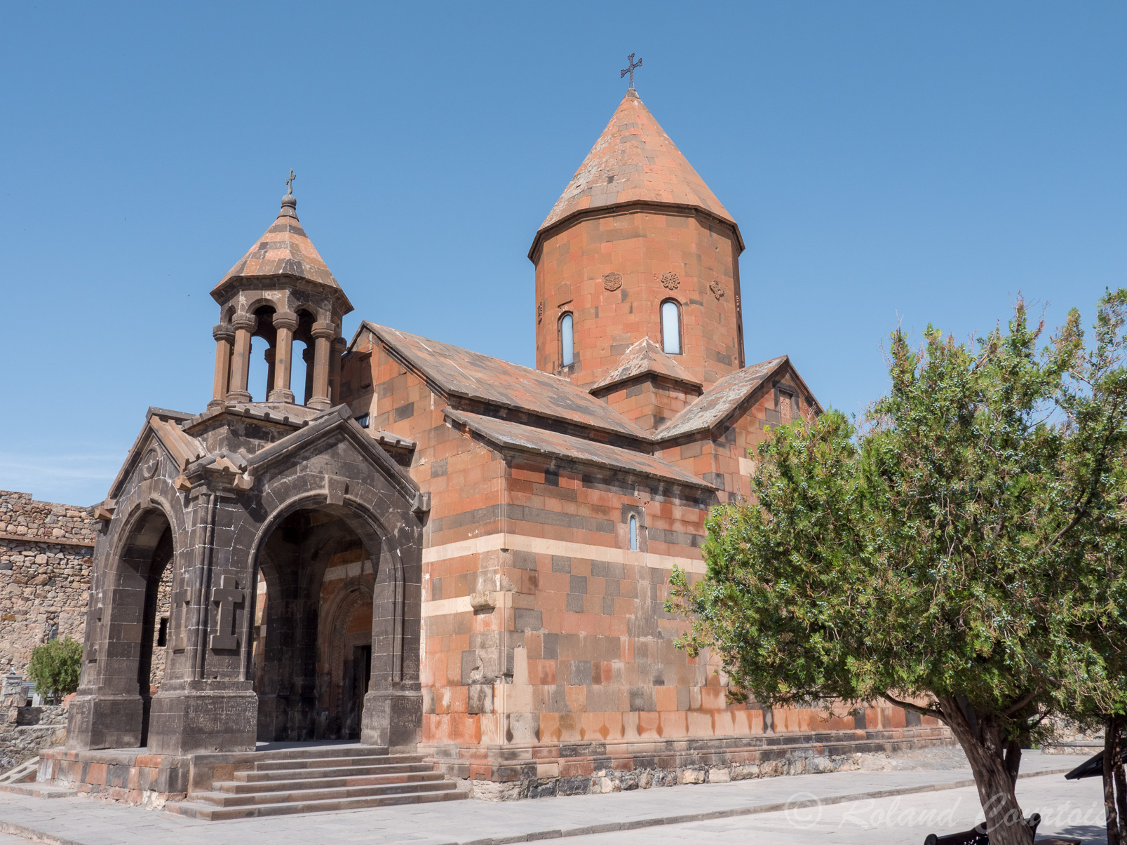 Monastère de Khor Virap. Il est situé à l'emplacement de l'ancienne capitale de l'Arménie antique.