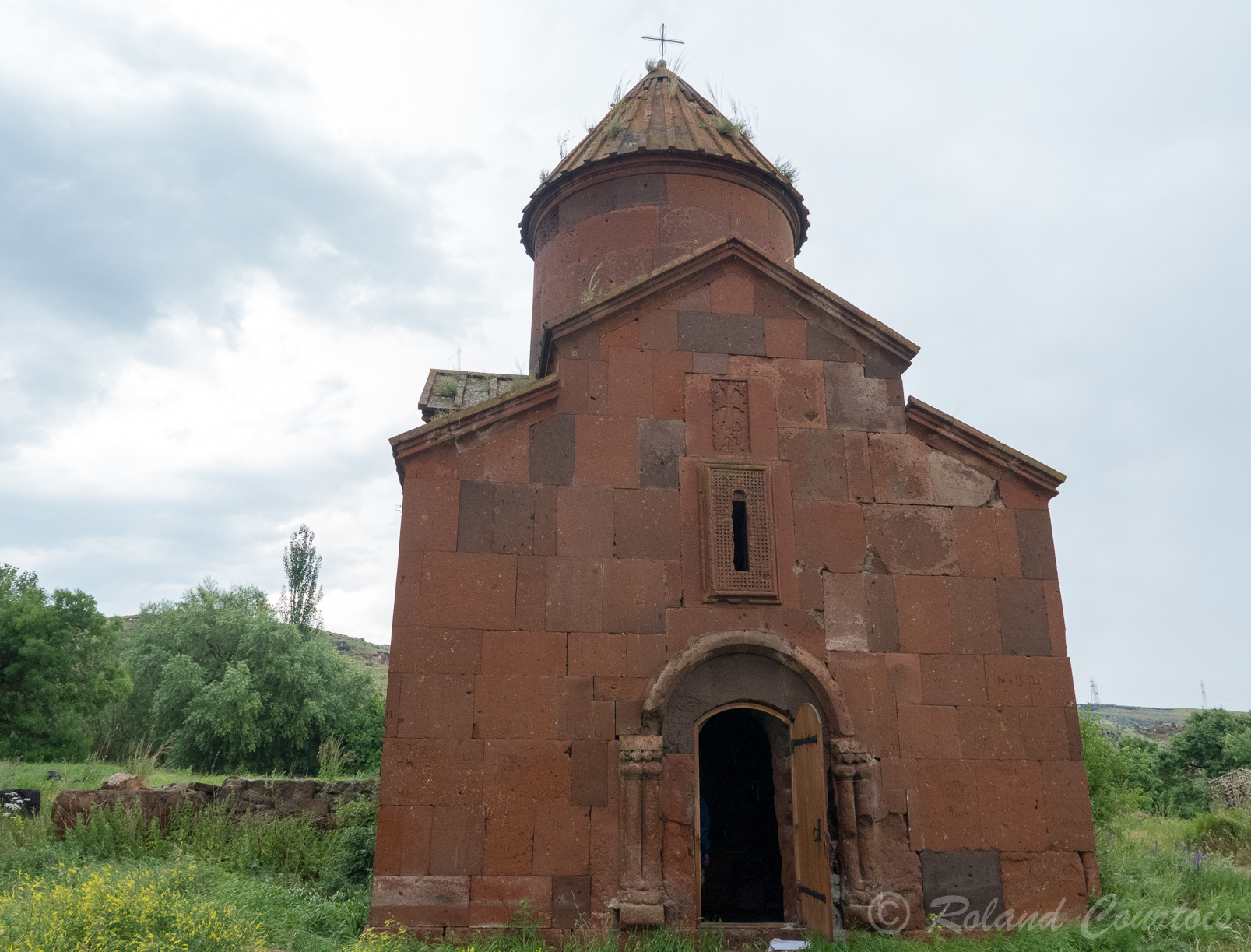 Le monastère de Marmashen. Plus isolée, l'église St Petros.