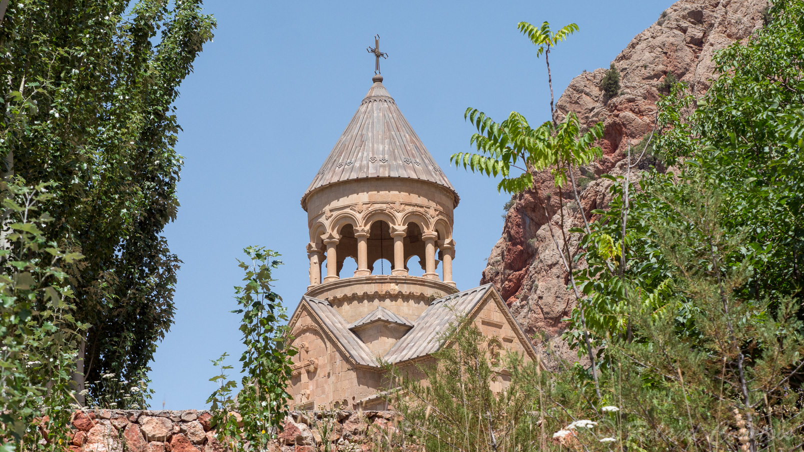 Monastère de Noravank. L'église Sainte-Mère-de-Dieu (Sourp Astvatsatsin)