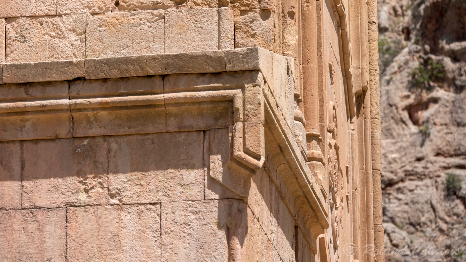 Monastère de Noravank. L'église Sainte-Mère-de-Dieu (Sourp Astvatsatsin) : Détail de la façade Sud.