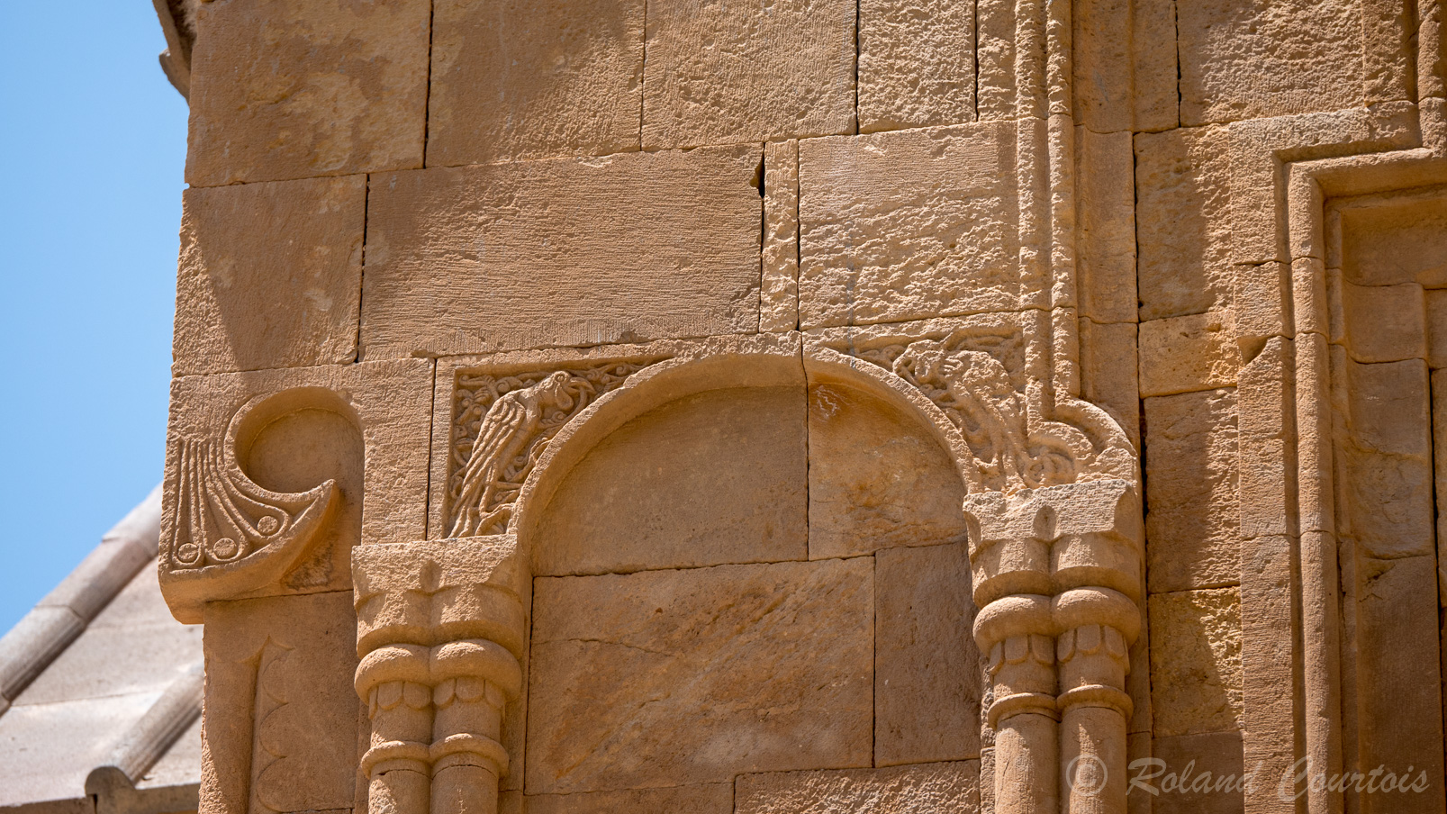 Monastère de Noravank. L'église Sainte-Mère-de-Dieu (Sourp Astvatsatsin)  : Détail de la façade Ouest