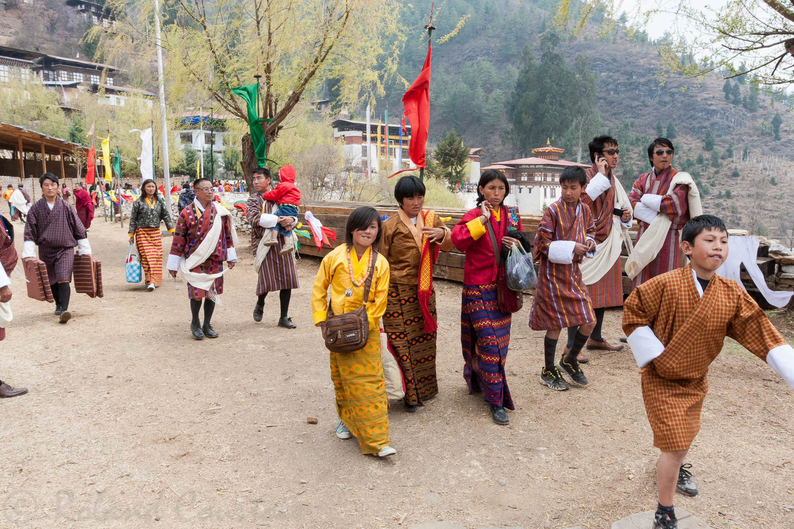 Le festival de Paro a lieu chaque année en mars pendant 5 jours. Les pèlerins arborent alors leurs plus beaux vêtements et parures.