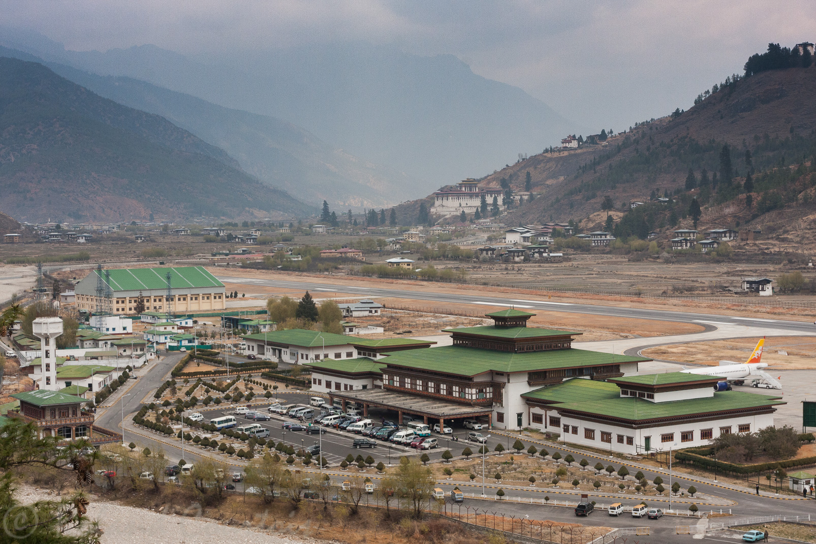 Paro International Airport, l'attérissage ici est une prouesse pour les pilotes  !