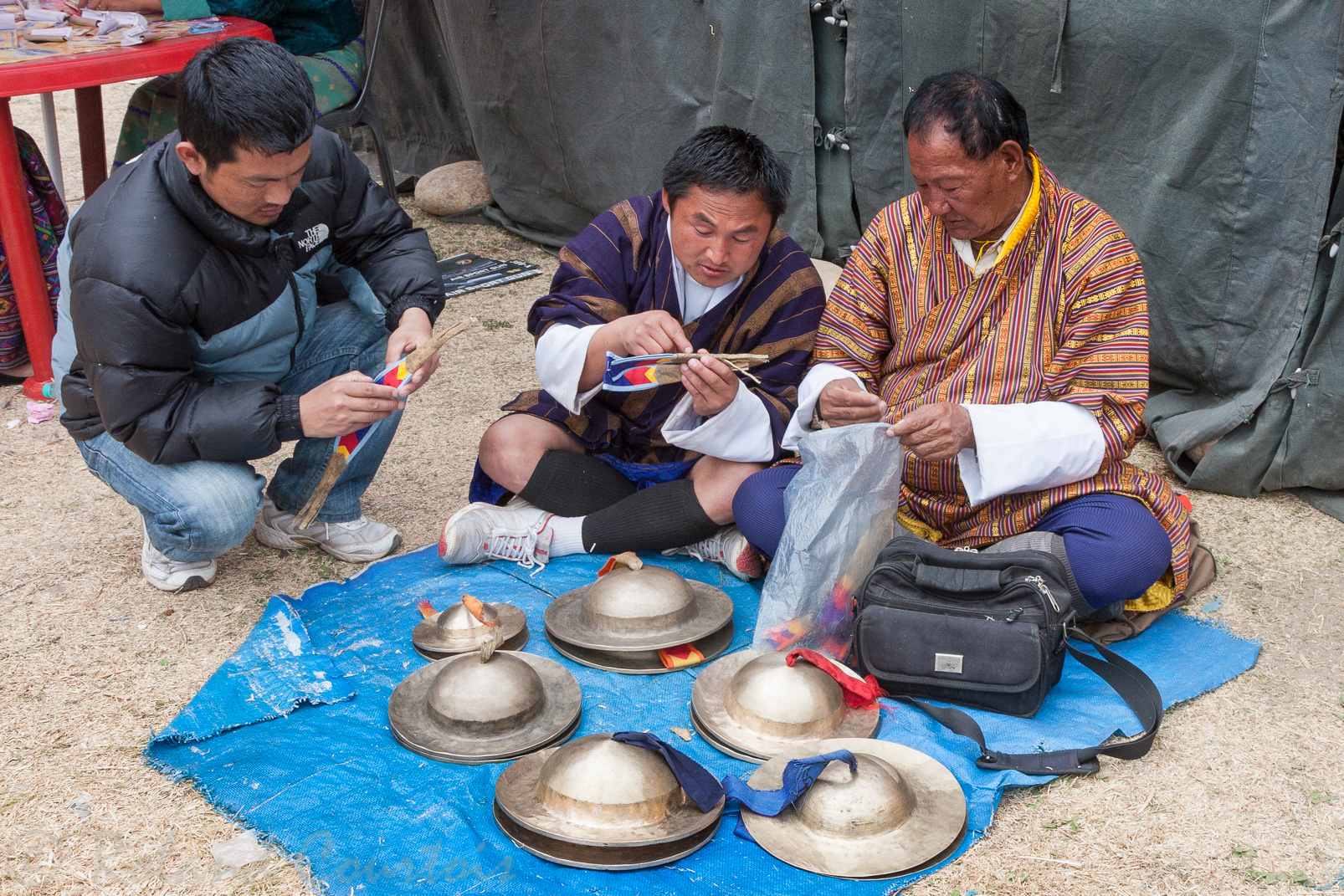 A l'occasion du festival de Paro, une visite au marché s'impose pour admirer le travail des artisans.