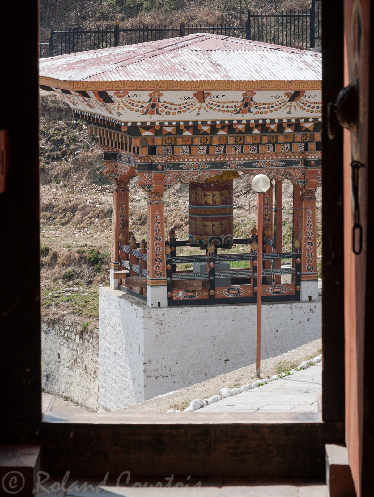 Dzong de Simtokha. Moulin à prières.