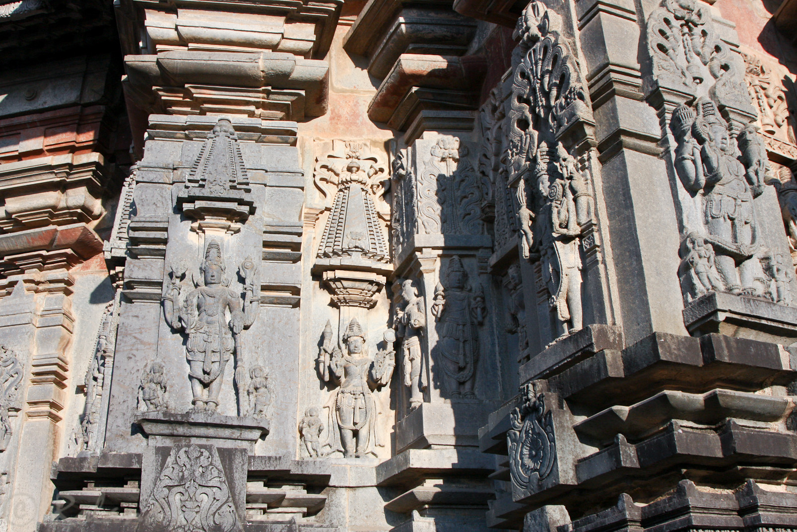 Belur, temple de Chennakeshava: Belle façade ornée