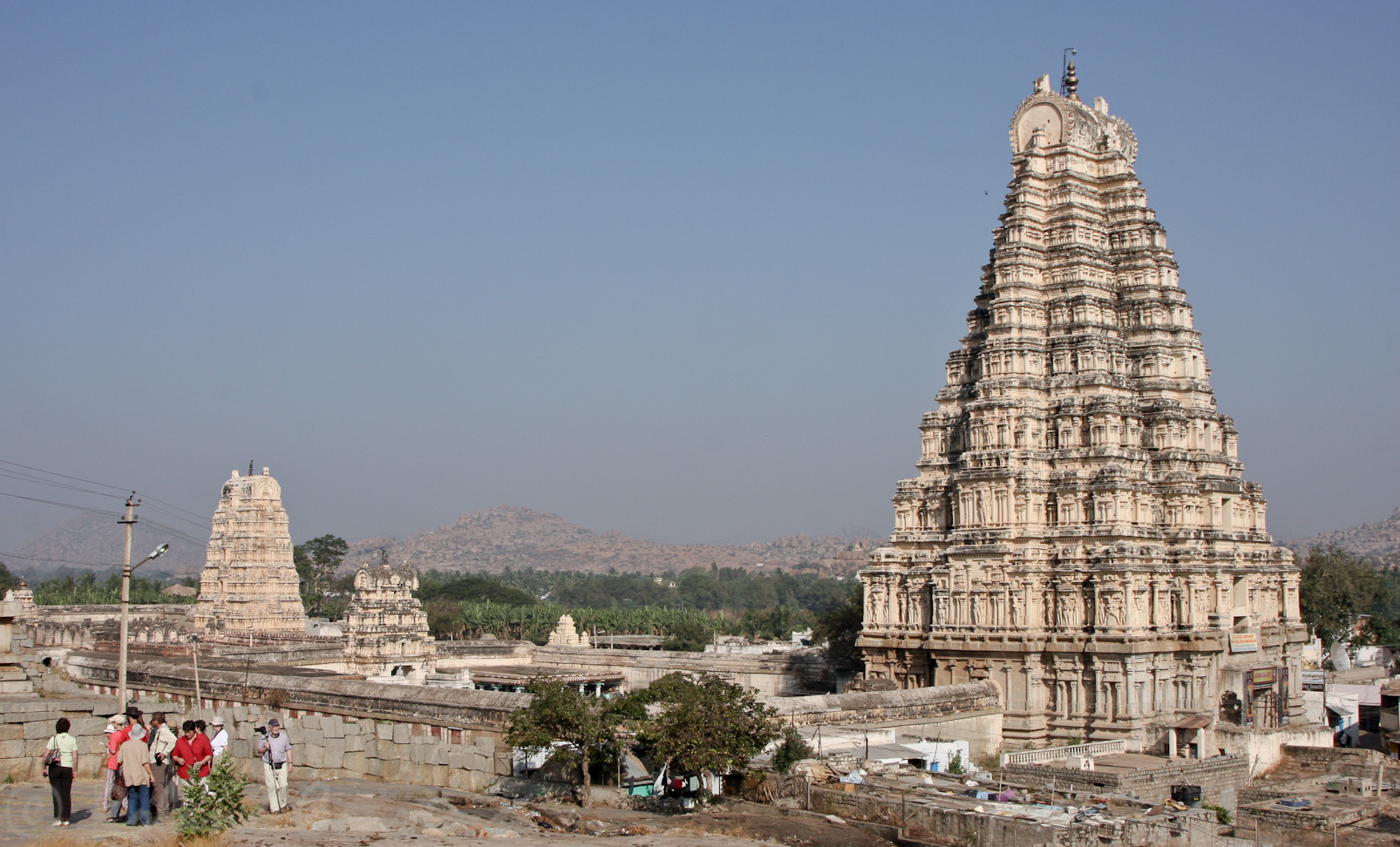 Vue d'ensemble du temple de Virupaksha.