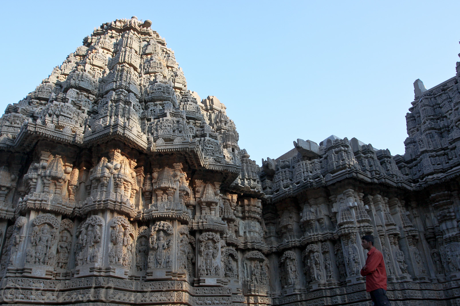 Temple de Somnathpur: toute la surface disponible a été décorée.