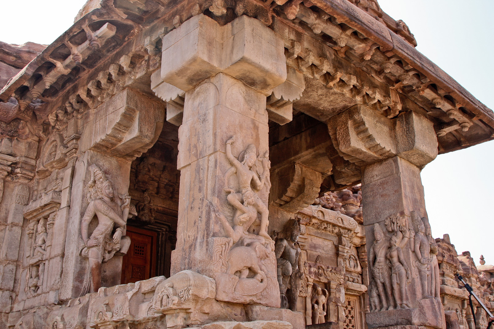 Temple de Virupaksha: entrée du sanctuaire.