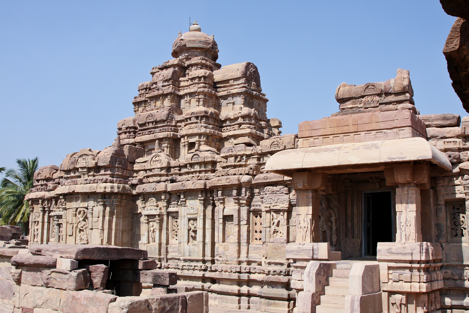 Temple de Mallikarjuna, construit par la jeune épouse du roi pour célébrer la victoire de son époux à Kanchi.