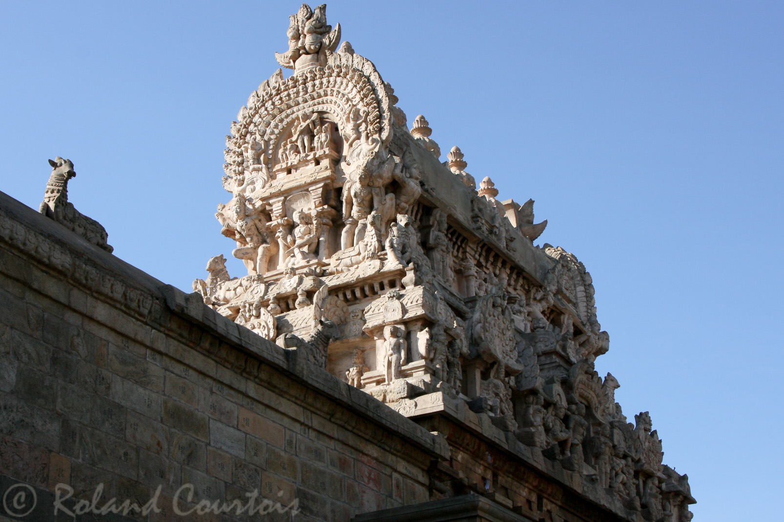 Temple d'Airavateshwara: Gopuram de l'entrée.