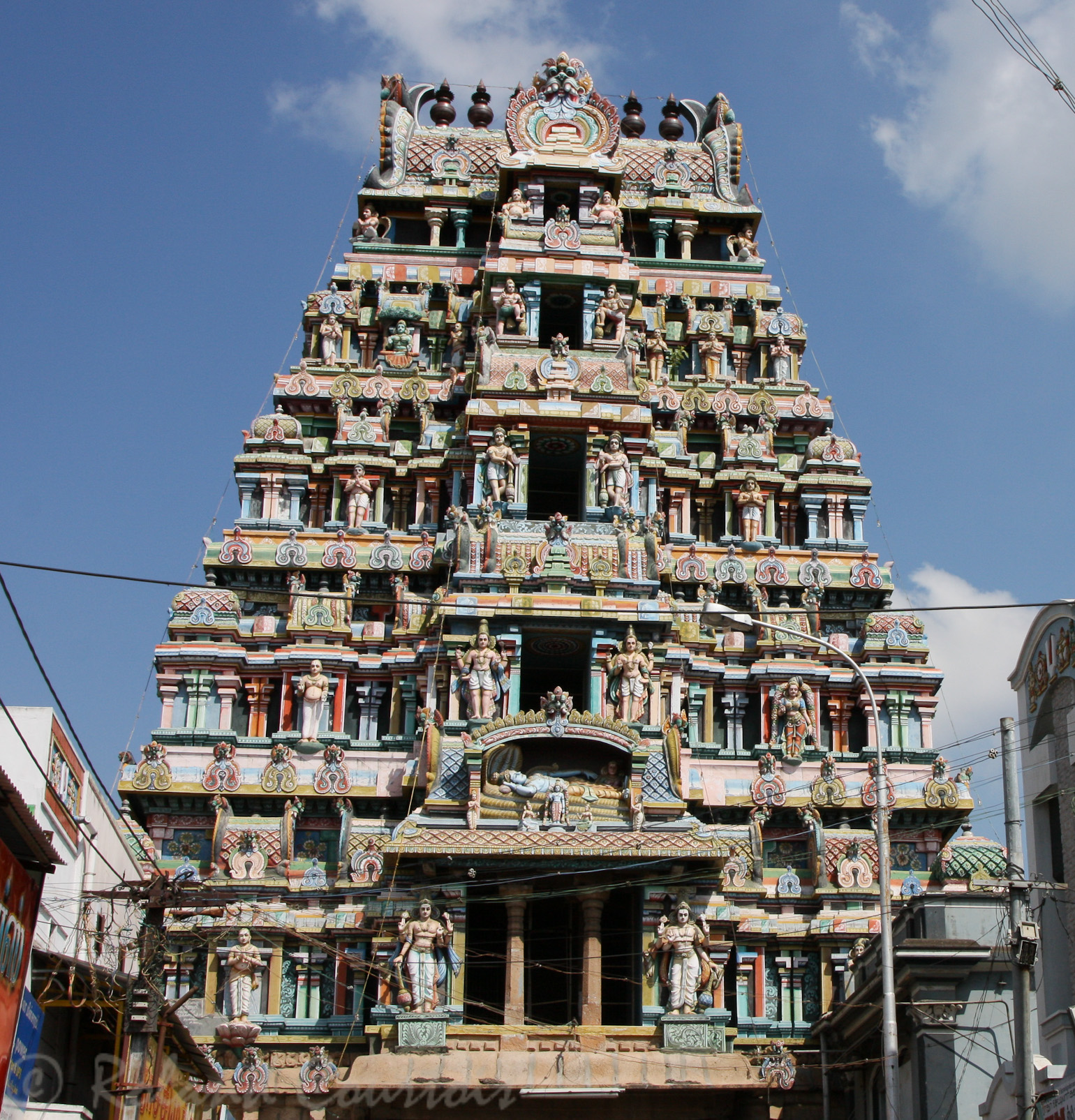 Temple de Srirangam: gopuram de la quatrième enceinte.