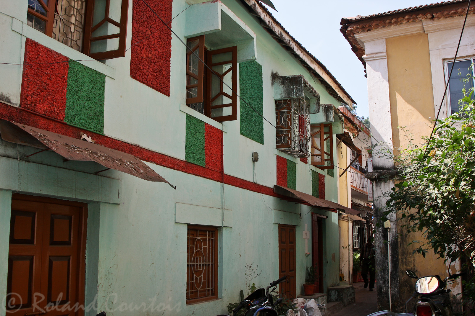 Même les couleurs du Portugal se retrouvent sur les façades.