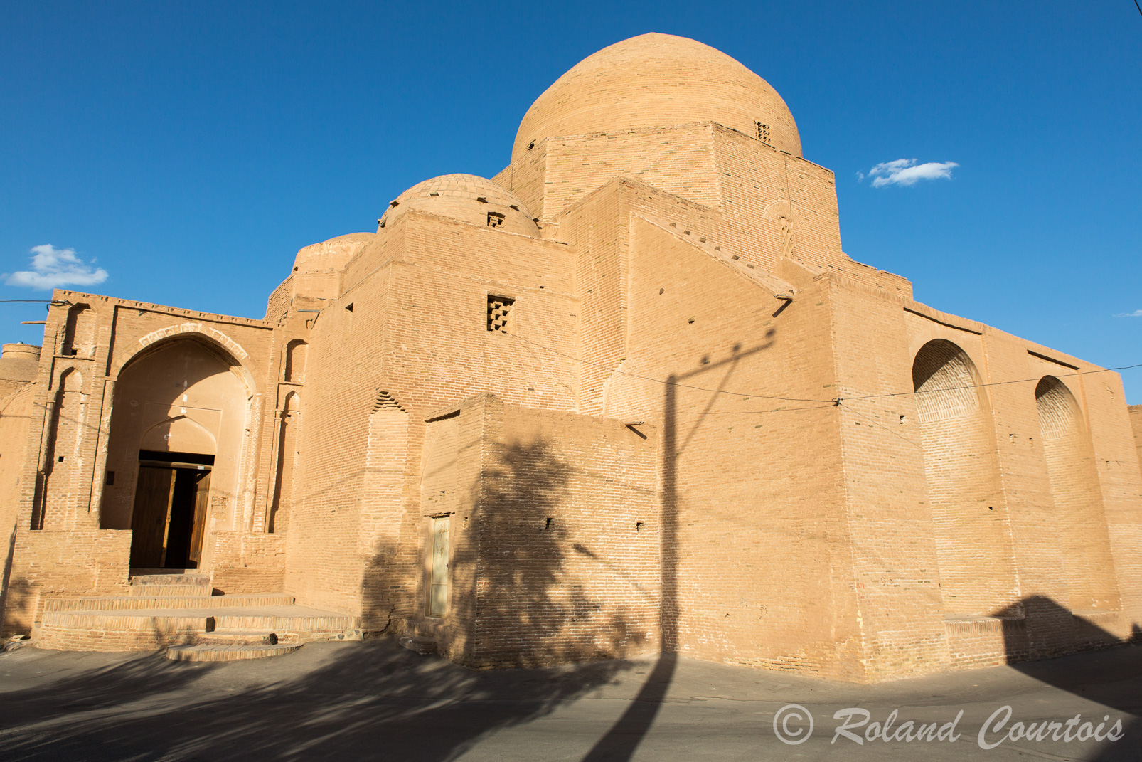 Ardestan. Cette mosquée du Vendredi fut fondée au IXème siècle. C'est l'une des plus anciennes de style persan.
