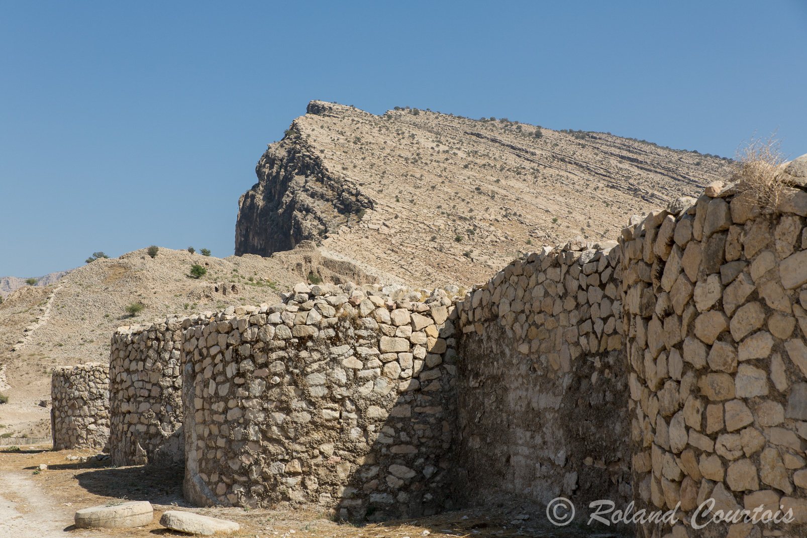 Vestiges de Bishâpur, capitale sassanide de Shâpur Ier. Enceinte fortifiée.