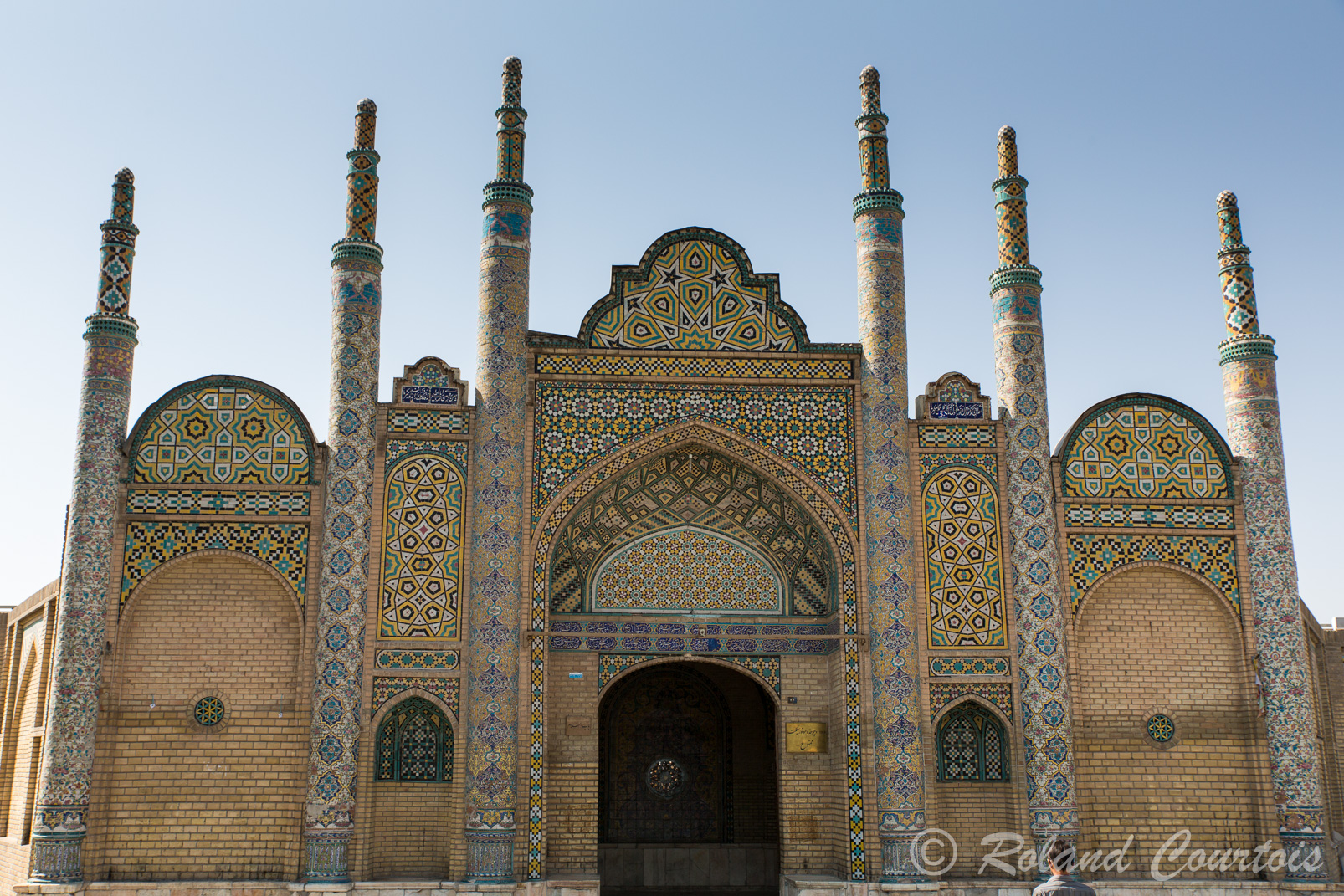 A Qazvin, le Mausolée Imâmzâdeh Hosseyn avec ses décorations de l’époque Qadjar très colorées.