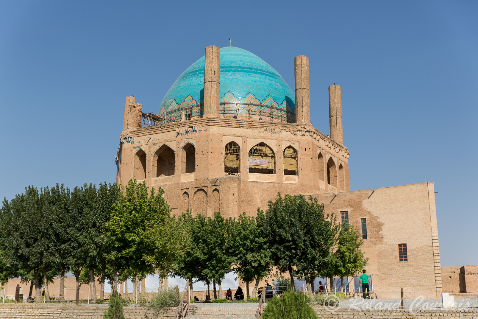 A Soltanieh, la mosquée funéraire du sultan Uldjaitou Khodabendeh fut construite entre 1307 et 1313.
