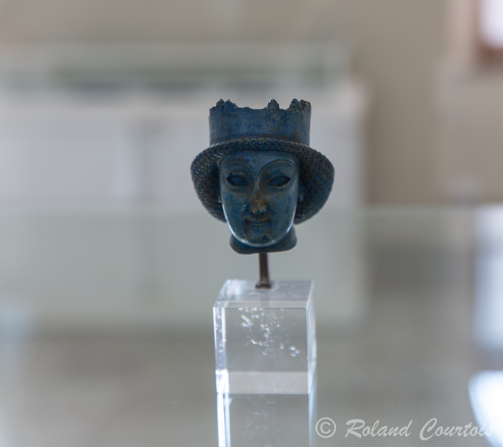 Musée archéologique Téhéran. Tête de prince en lapis-lazuli  (Persepolis)
