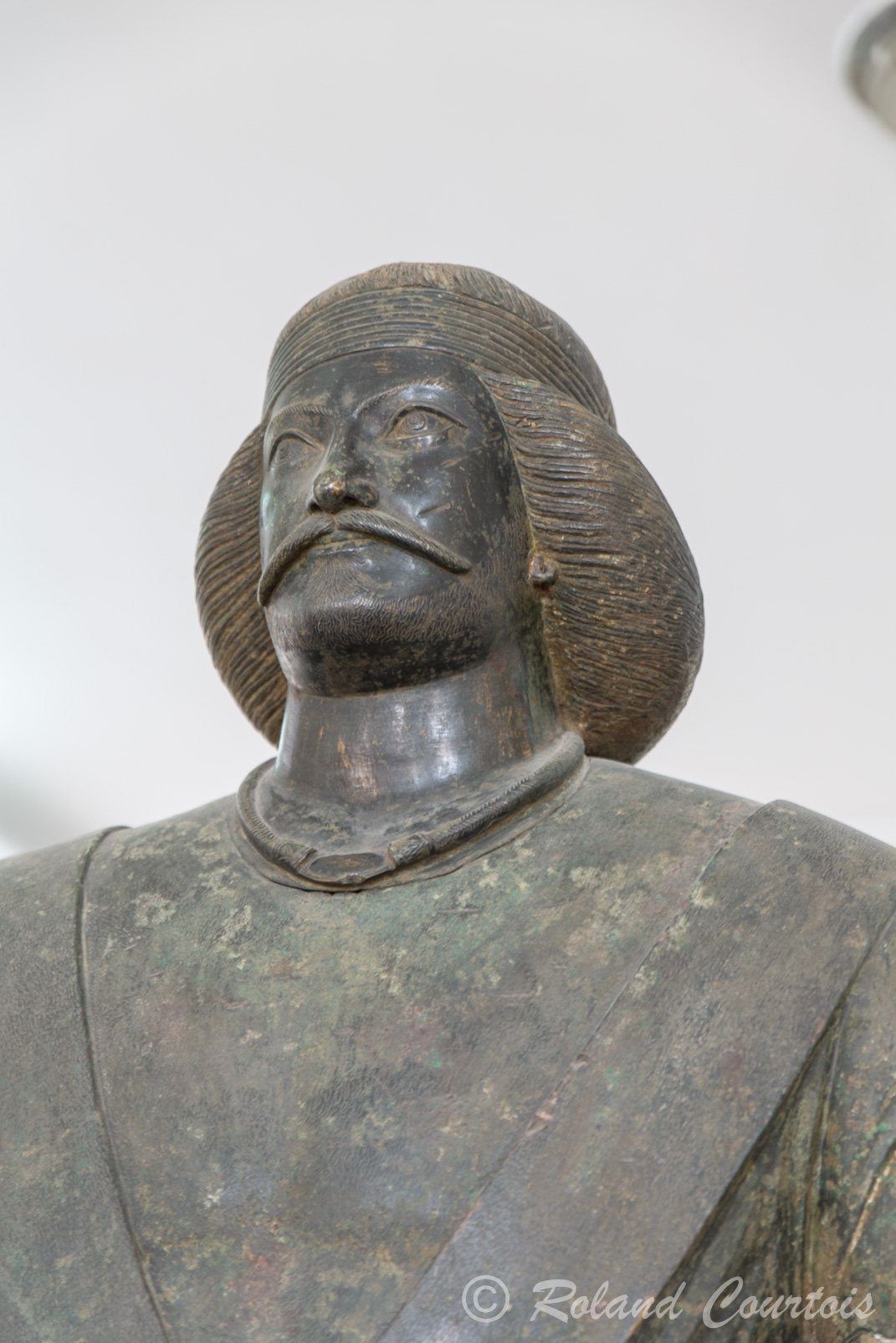 Musée archéologique Téhéran: Statue de Bronze du général Suréna, célèbre général de la cavalerie parthe durant le règne d'Orodès II (vers 57 à 38 av. J.-C.) de la dynastie des Arsacides