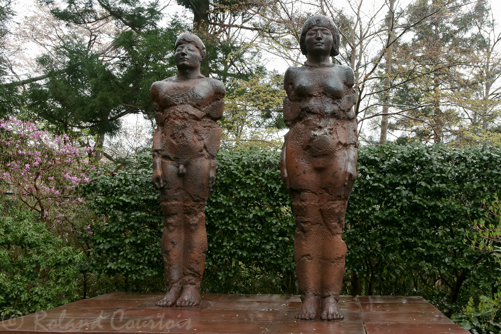 Man and Woman : History Musée en plein air de Hakone, 1986. Soji Sugiyama