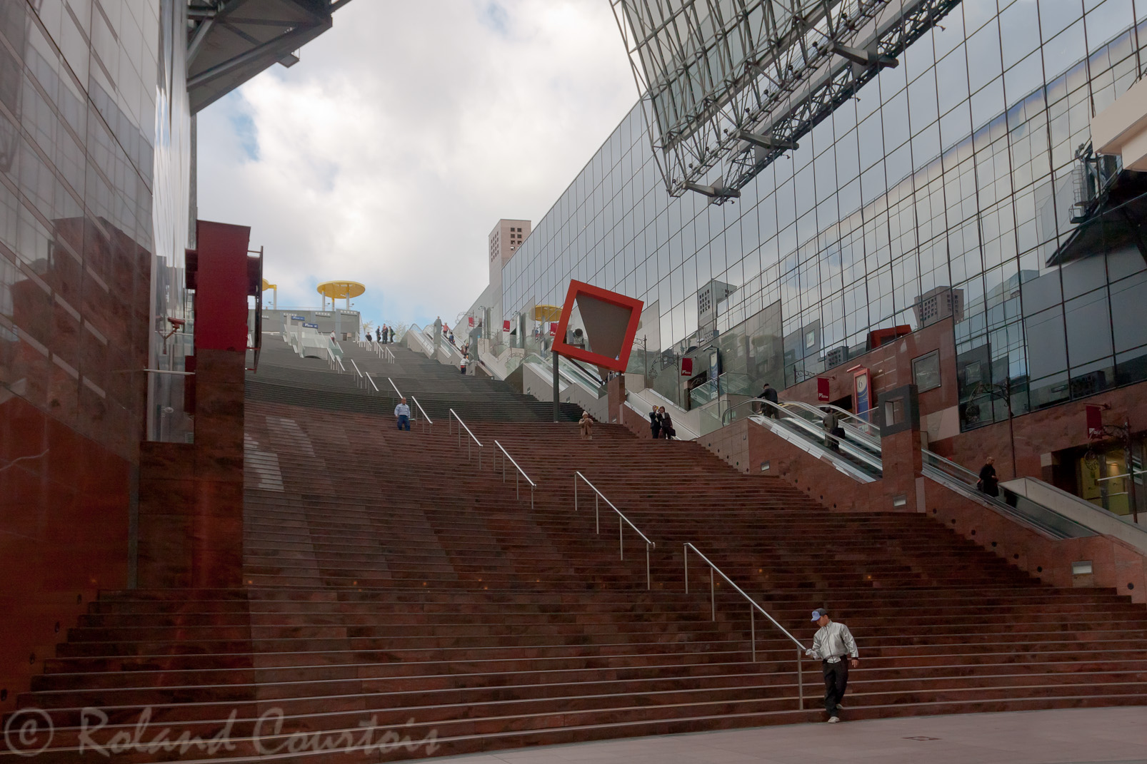 Gare de Kyoto, oeuvre de Hiroshi Hara.