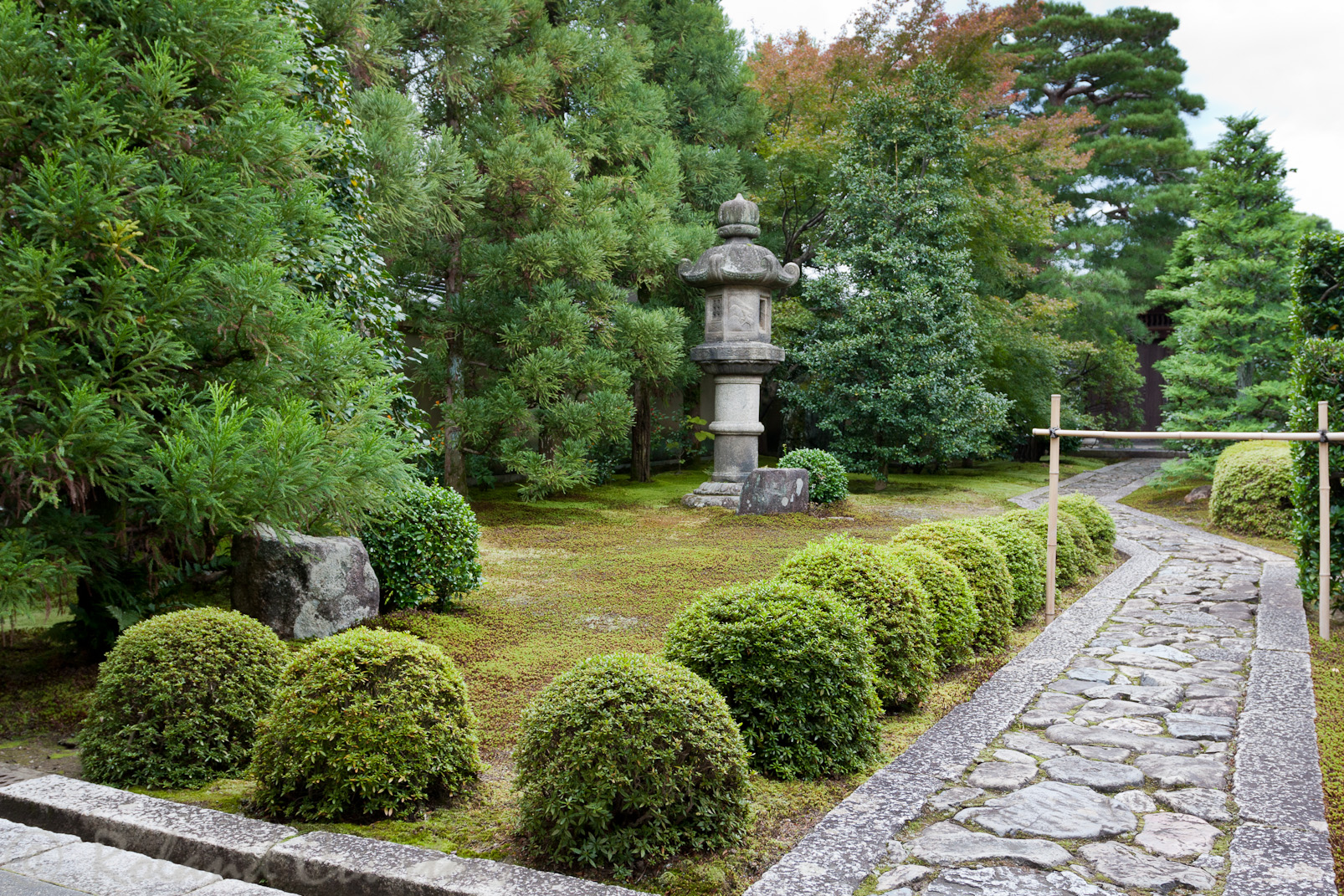 Temple Daitoku-ji. Jardin zen Ryogen-in.