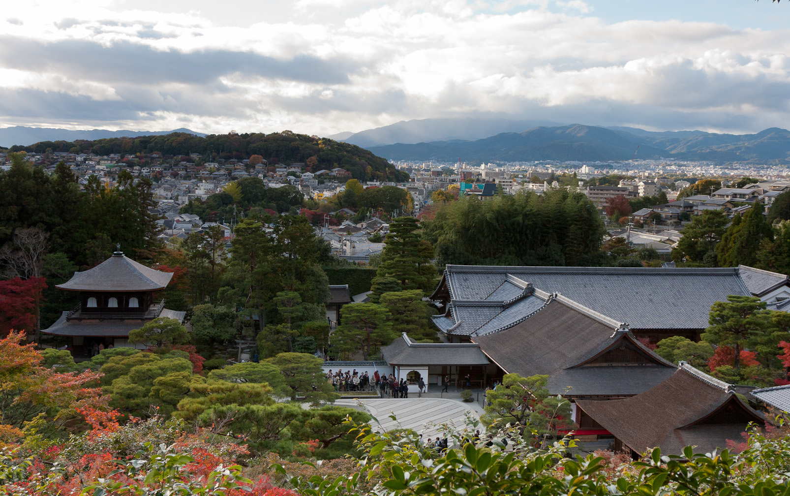 Ginkaku-ji, Pavillon d'argent, dominant Kyoto.