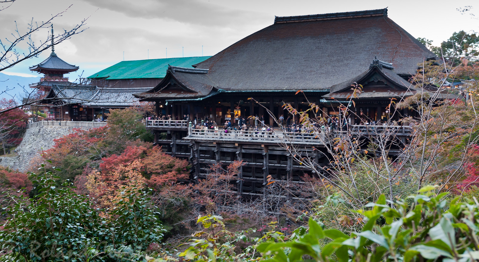 Temple Kiyomizu-dera, en automne.